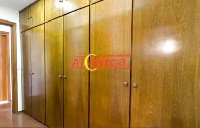 Imagem: O apartamento e possui 3 Dormitórios, Suítes, 2 Banheiros