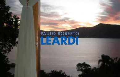 Imagem: A casa possui 5 Dormitórios, 4 Banheiros, 5 Vagas na garagem