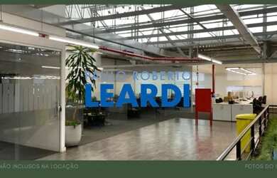 Imagem: O depósito possui 4471m² de Área e está localizado em Vila