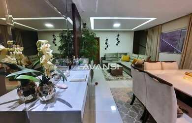 Imagem: A casa possui 3 Dormitórios, 4 Banheiros, 2 Vagas na garagem