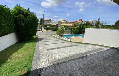 Imagem: A casa possui 4 Dormitórios, 4 Banheiros e 480m² de Área