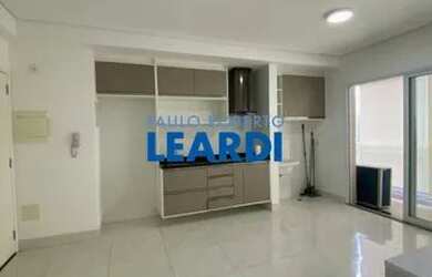 Imagem: O apartamento possui 2 Dormitórios, 1 Banheiro, 2 Vagas na