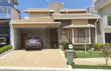 Imagem: A casa em condomínio possui 3 Dormitórios, 1 Banheiro, 4 Vagas