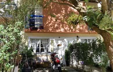 Imagem: A casa em condomínio à venda possui 2 Dormitórios, 2 Banheiros