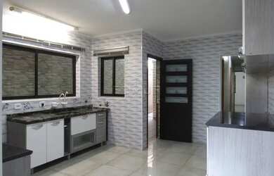 Imagem: A casa possui 2 Dormitórios, 1 Banheiro, 1 Vaga na garagem