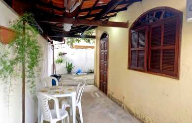 Imagem: A casa possui 1 Dormitório, 1 Vaga na garagem e está localizado