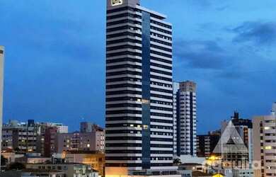 Imagem: O apartamento possui 3 Dormitórios, 5 Banheiros, 2 Vagas na