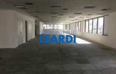 Imagem: O depósito possui 300m² de Área e está localizado em Vila