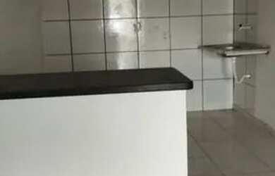 Imagem: A casa possui 1 Dormitório, 1 Banheiro, 1 Vaga na garagem e