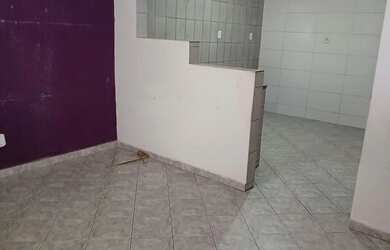 Imagem: A casa possui 2 Dormitórios, 1 Banheiro e está localizado