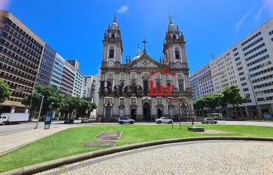 Imagem: O depósito possui 3 Vagas na garagem, 963m² de Área e está