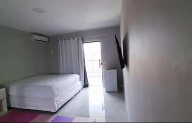 Imagem: A casa possui 2 Dormitórios, 3 Banheiros, 1 Vaga na garagem