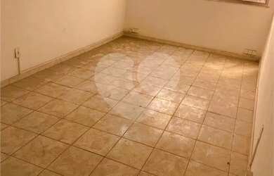 Imagem: O depósito possui 29m² de Área e está localizado em Tijuca