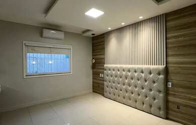 Imagem: A casa em condomínio possui 4 Dormitórios, 5 Banheiros, 5