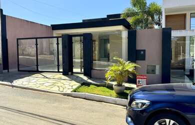 Imagem: A casa em condomínio possui 4 Dormitórios, 5 Banheiros, 4