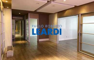 Imagem: O depósito possui 5 Vagas na garagem, 415m² de Área, Imóvel