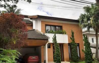 Imagem: A casa em condomínio possui 4 Dormitórios, 4 Banheiros, 4