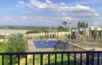 Imagem: A casa em condomínio possui 2 Dormitórios, 1 Banheiro, 2 Vagas