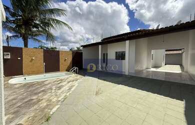 Imagem: A casa possui 2 Dormitórios, 2 Banheiros, 4 Vagas na garagem