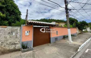 Imagem: A casa possui 2 Dormitórios, 2 Banheiros, 1 Vaga na garagem