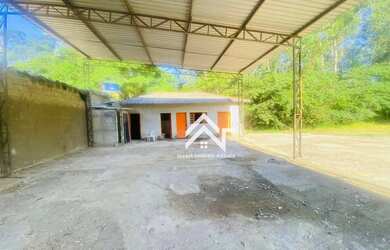 Imagem: O depósito possui 5 Vagas na garagem e 800m² de Área e está