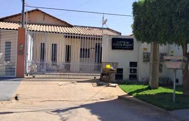 Imagem: A casa em condomínio possui 2 Dormitórios, 2 Banheiros, 1