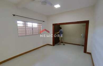 Imagem: A casa à venda possui 3 Dormitórios, 2 Banheiros, 2 Vagas