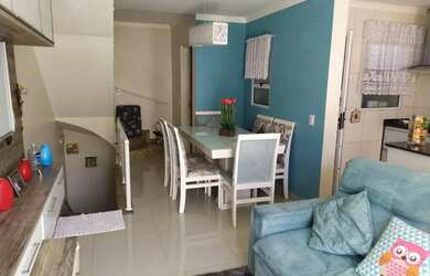 Imagem: A casa possui 3 Dormitórios, 3 Banheiros, 4 Vagas na garagem