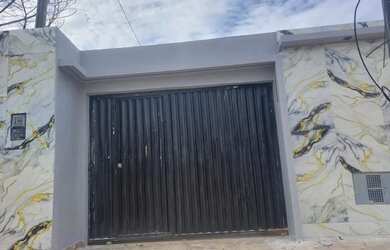 Imagem: A casa possui 2 Dormitórios, 1 Banheiro, 3 Vagas na garagem