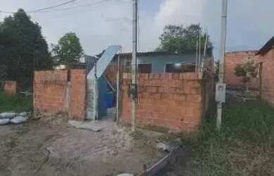 Imagem: A casa possui 3 Dormitórios, 1 Banheiro e 120m² de Área e