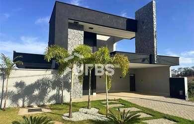 Imagem: A casa em condomínio possui 4 Dormitórios, 5 Banheiros, 4