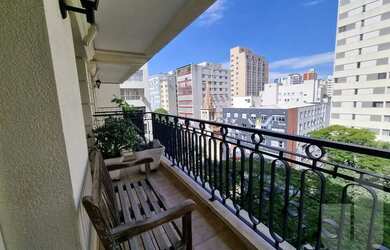 Imagem: O apartamento possui 2 Dormitórios, 2 Banheiros, 2 Vagas na