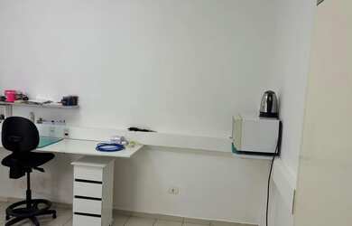 Imagem: A casa possui 1 Dormitório, 1 Banheiro e está localizado