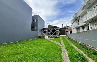 Imagem: A casa possui 2 Dormitórios, 1 Banheiro, 4 Vagas na garagem