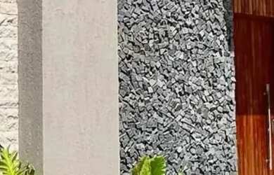 Imagem: A casa possui 3 Dormitórios, 3 Banheiros, 2 Vagas na garagem