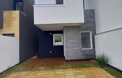 Imagem: A casa à venda possui 3 Dormitórios, 1 Banheiro, 4 Vagas na