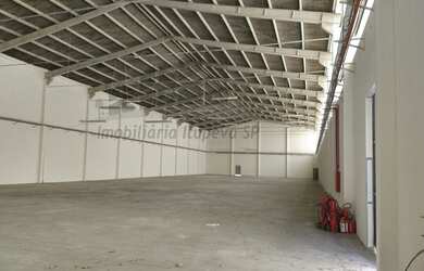 Imagem: O depósito possui 2.000m² de Área e está localizado em
