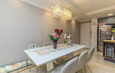 Imagem: O apartamento possui 2 Dormitórios, 2 Banheiros, 2 Vagas na