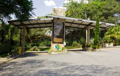 Imagem: O terreno possui 622m² de Área e está localizado em Alpes