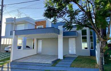 Imagem: A casa possui 3 Dormitórios, 3 Banheiros, 2 Vagas na garagem