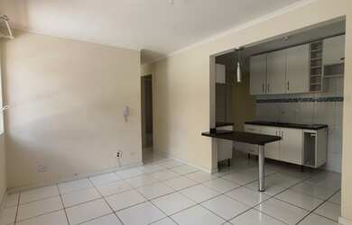 Imagem: O apartamento possui 2 Dormitórios, 1 Banheiro, 1 Vaga na garagem