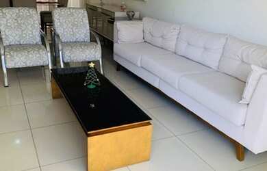 Imagem: A casa possui 4 Dormitórios, 5 Banheiros, 3 Vagas na garagem