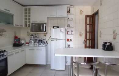 Imagem: A casa possui 1 Dormitório, 1 Banheiro, 2 Vagas na garagem