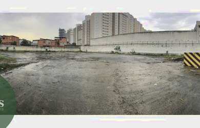 Imagem: O depósito possui 3085m² de Área e está localizado em Água