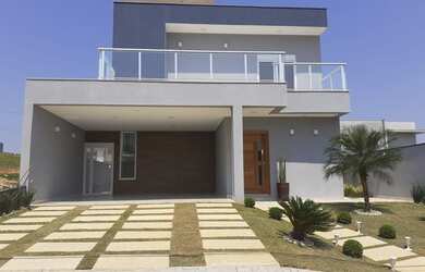 Imagem: A casa em condomínio possui 3 Dormitórios, 4 Banheiros, 2