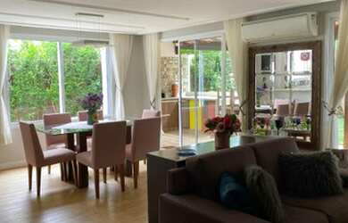 Imagem: A casa em condomínio possui 4 Dormitórios, 5 Banheiros, 2