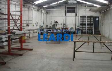 Imagem: O depósito possui 980m² de Área e está localizado em Demarchi