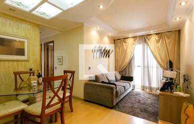 Imagem: O apartamento possui 3 Dormitórios, 1 Banheiro, 1 Vaga na garagem