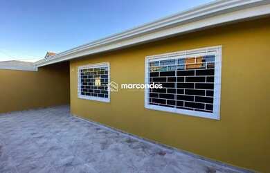 Imagem: A casa possui 2 Dormitórios, 1 Banheiro, 1 Vaga na garagem