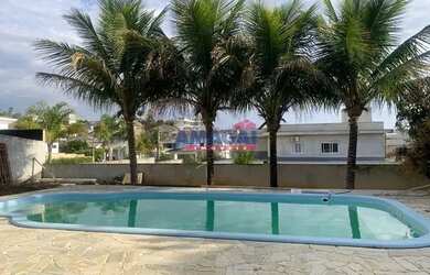 Imagem: A casa possui 1 Dormitório, 1 Banheiro, 1 Vaga na garagem